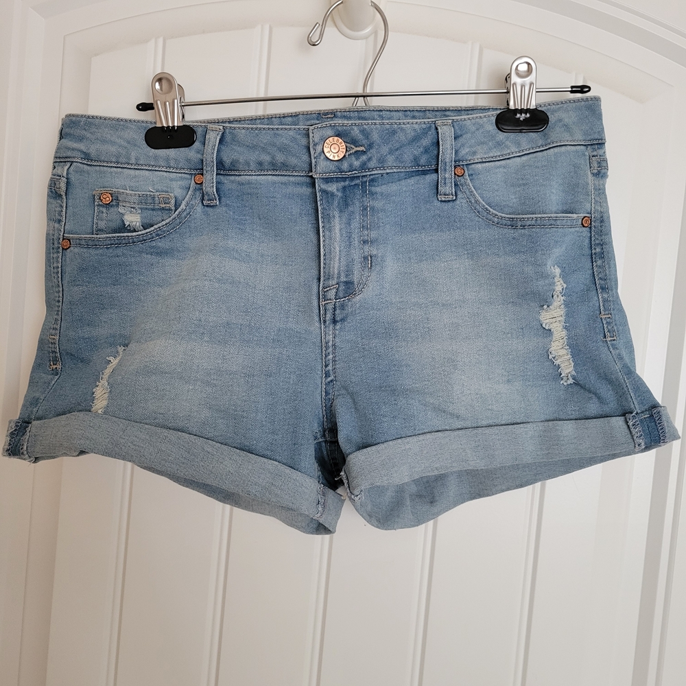 Celebrity Pink Light Wash Jean Shorts
